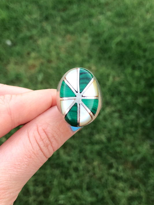 Old Pawn Vintage Sterling Silver Malachite and Mother of Pearl Inlay Ring