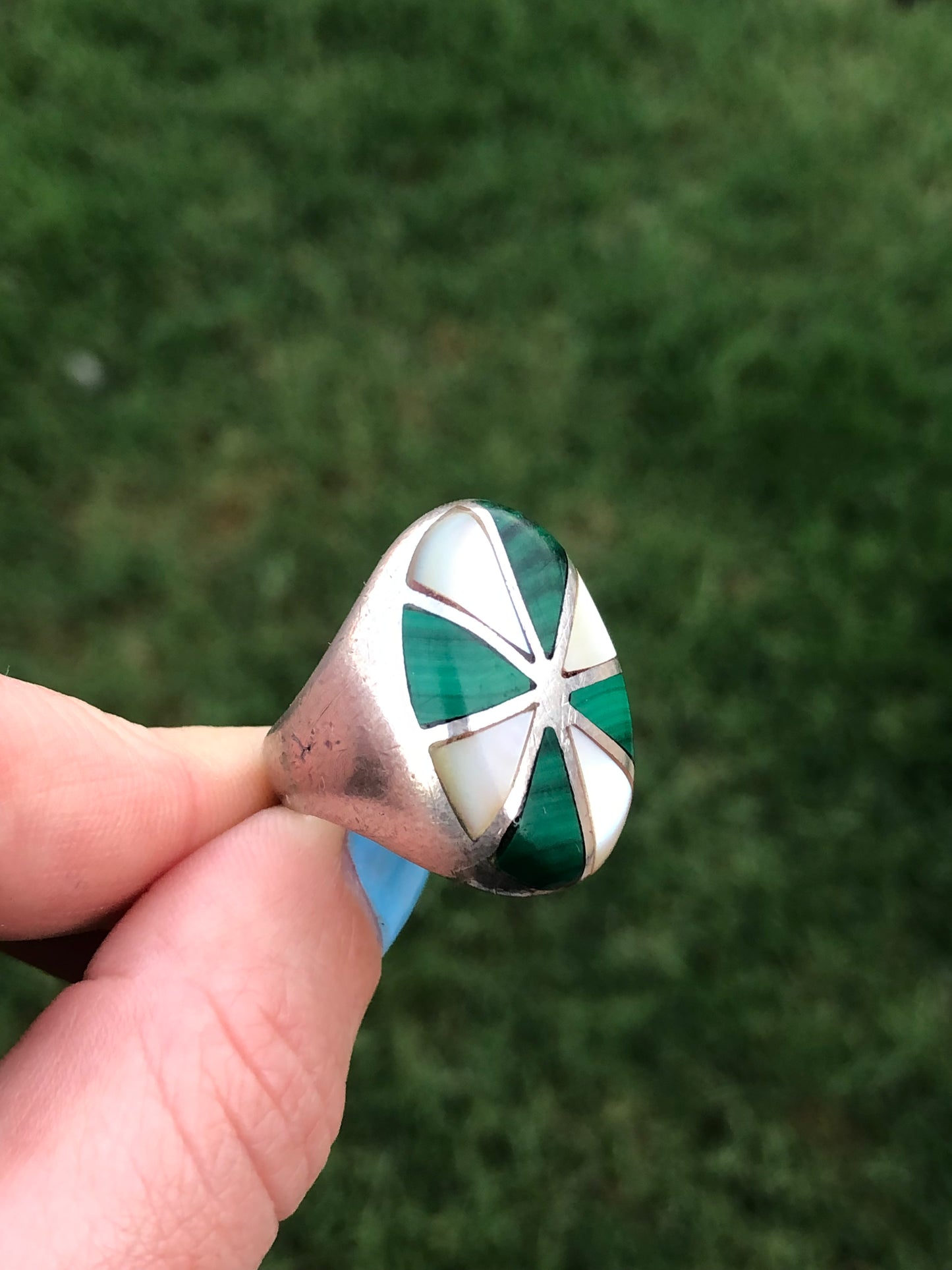 Old Pawn Vintage Sterling Silver Malachite and Mother of Pearl Inlay Ring